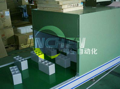 工件通過皮帶機進(jìn)入烘箱